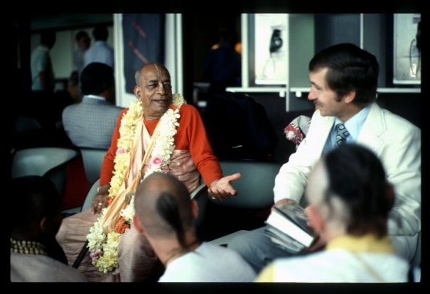 Srila Prabhupada answering questions